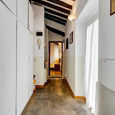 Royal Pod * Roma